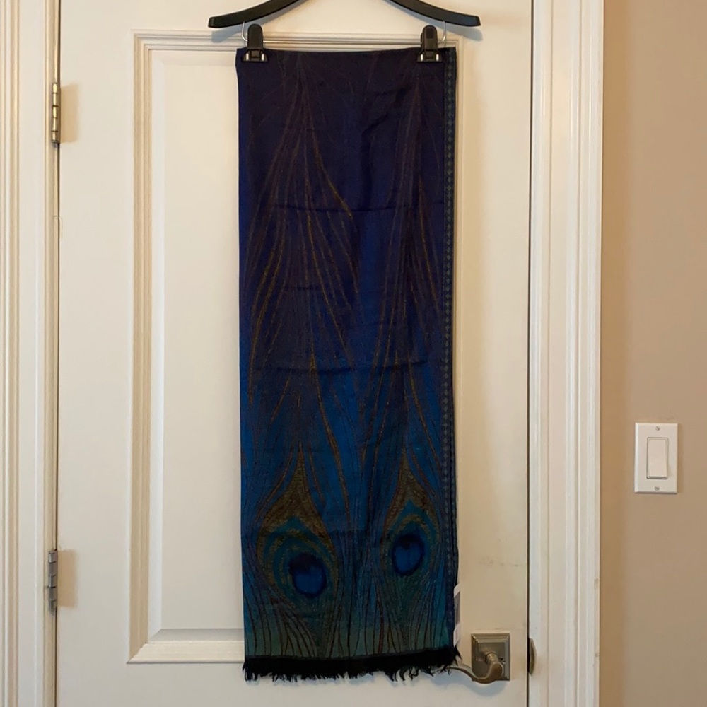 The Met, Louis C Tiffany Peacock Feather Shawl NWT